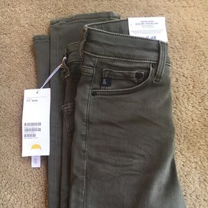 H&M brand new shaping skinny jeans